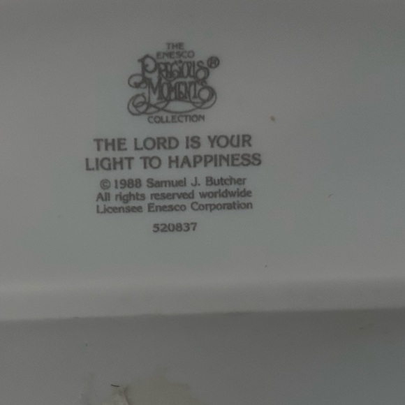 Retired Precious Moments Figurine “The Lord is Your Light to Happiness” - Picture 6 of 6